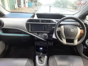 Toyota Aqua 2012