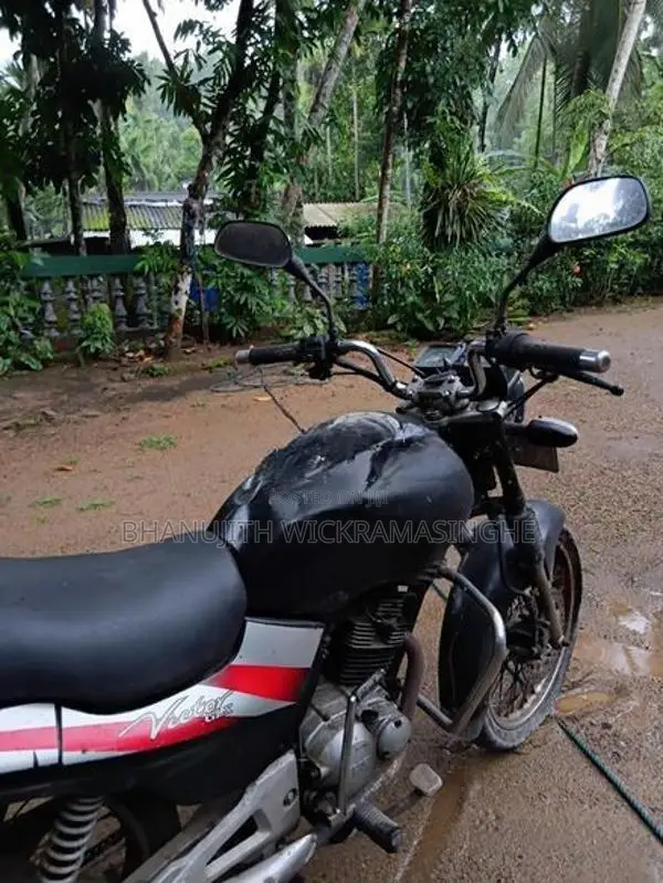 TVS Victor GLX 125 1995