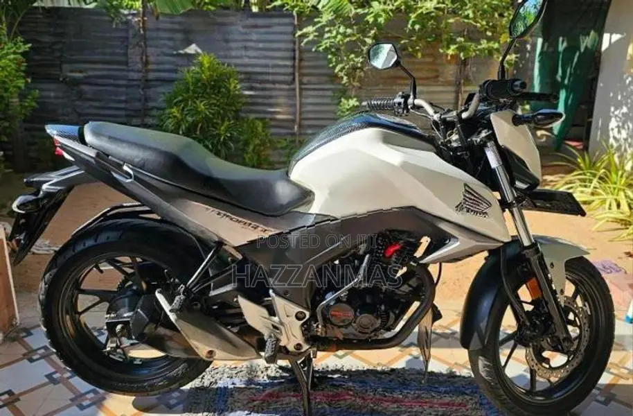 Honda CB Hornet 2017