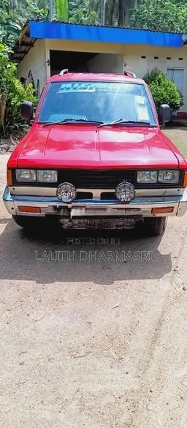 Nissan Datsun 1982
