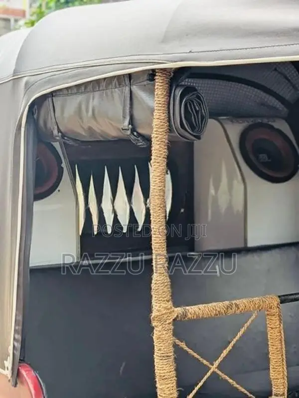 Bajaj RE 1999