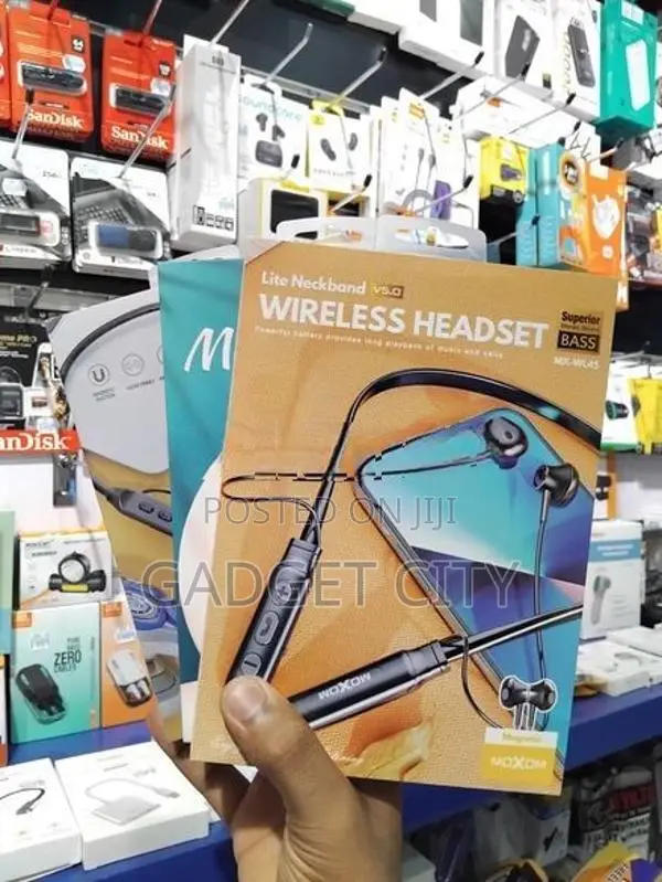 Moxom Wireless Magnetic Bass in the Ears Neckband