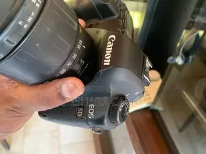 canon 5D mark 2 DSLR with 200mm lens