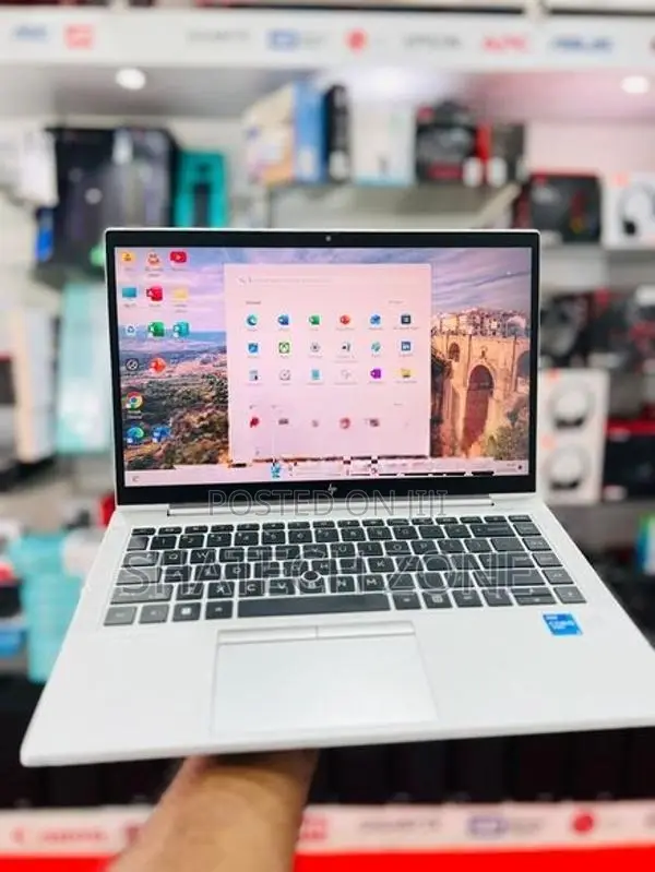 Laptop HP EliteBook 840 G8 - i5 11th GEN 8GB RAM|256GB NVME|14" FHD