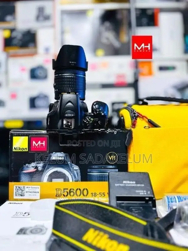 Nikon D5600 24.3MP DSLR Camera Full Set Box