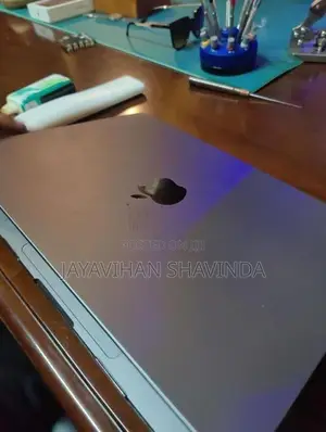 Apple Macbook M3 Air