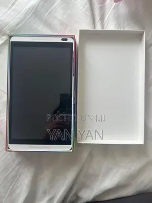 Huawei Mediapad M18.0