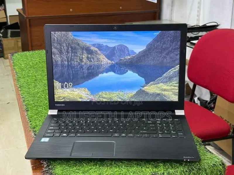 Toshiba i5 6Gen 8GB 256GB SSD 15.6”HD Display