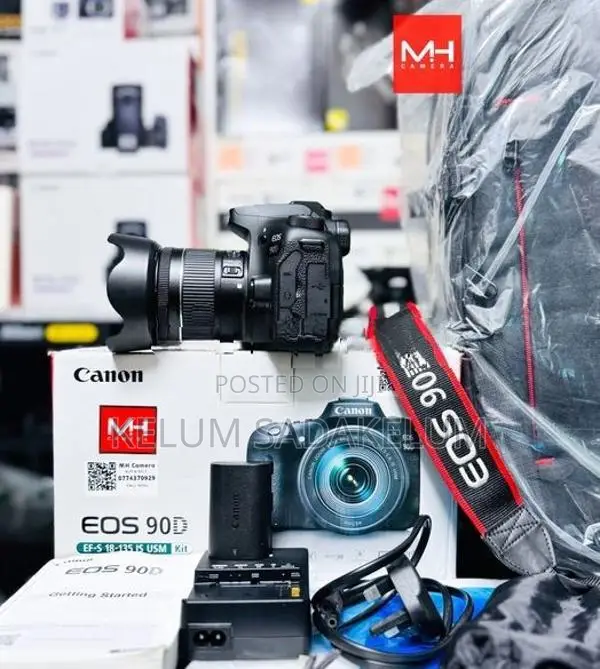 Canon EOS 90D 32.5MP DSLR Camera Full Set Box