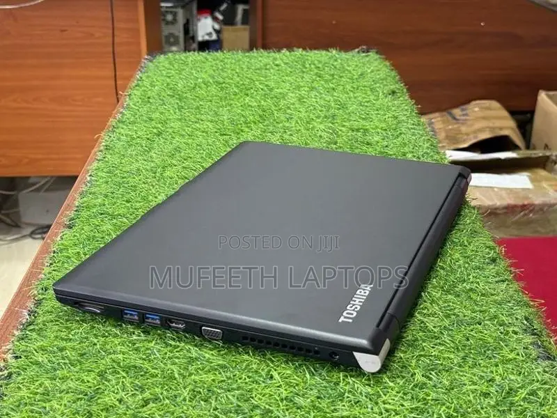 Toshiba i5 6Gen 8GB 256GB SSD 15.6”HD Display