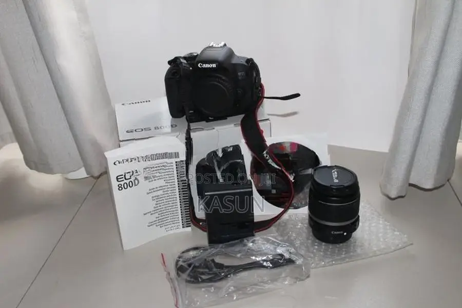 Canon 800D DSLR + 18-55mm lens