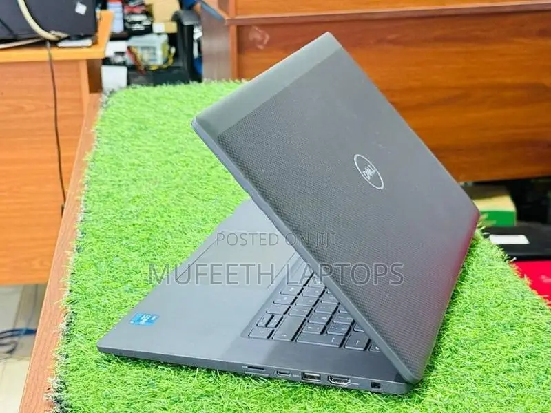 Dell i5 11Gen 16/512GB 15.6”IPS Display