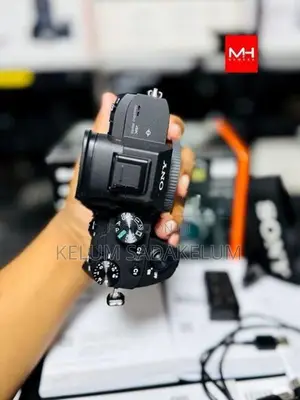 SONY A7 lll Mirrorless Camera Body Full Set 01Y Warranty