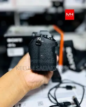 SONY A7 lll Mirrorless Camera Body Full Set 01Y Warranty