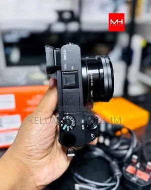 Sony Alpha A6300 4K Mirrorless Camera Full Set