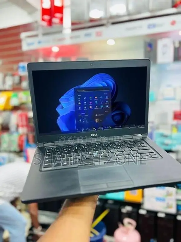 Laptop Dell Latitude 5480|i5 6th GEN|8GB RAM|256GB SSD|14"|Wi-Fi|WebCa