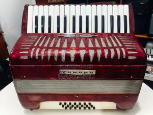 Yamaha 21 Bass Acoordion-Japan