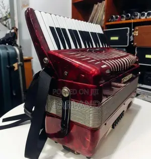 Yamaha 21 Bass Acoordion-Japan
