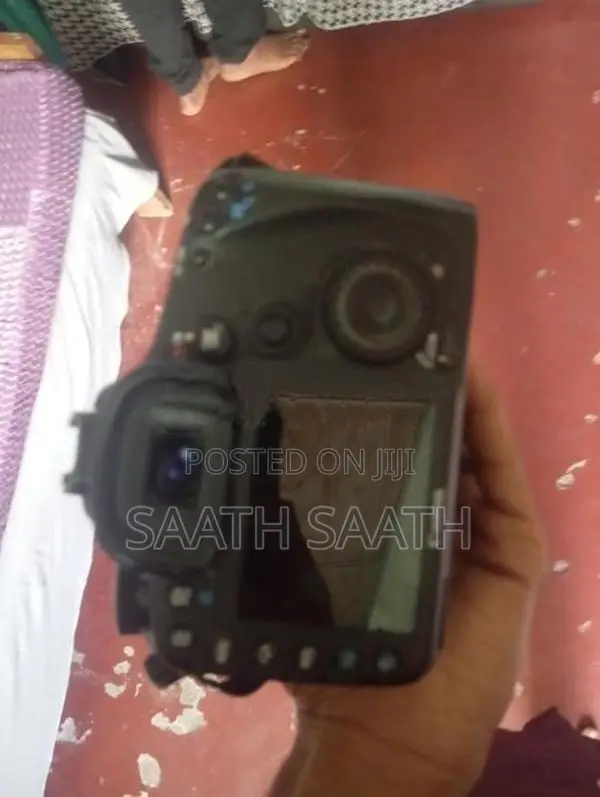 Canon EOS 7D Camera