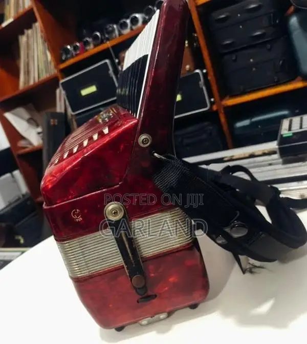 Yamaha 21 Bass Acoordion-Japan