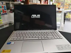 Asus Vivobook 15 X1504VAP-BQ5855W 8GB DDR5 512GB NVME