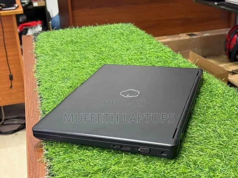 Dell i5 8Gen 8GB 256GB SSD 14.1”HD Display