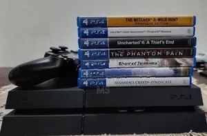 PS4 Game Console
