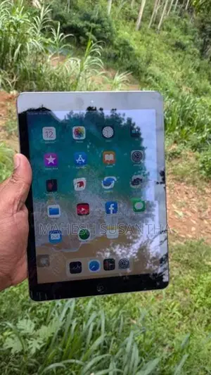 Apple iPad Air (Used)