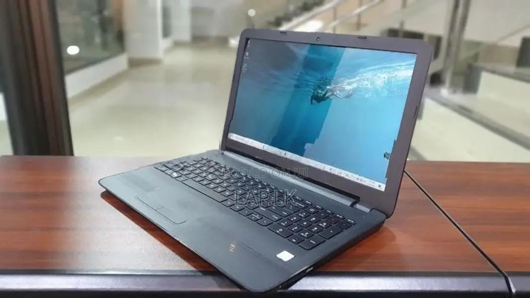 HP 15 ay104tu Core i5 7200U 7th GEN 15.6 inch Display 12GB RAM 256GB S
