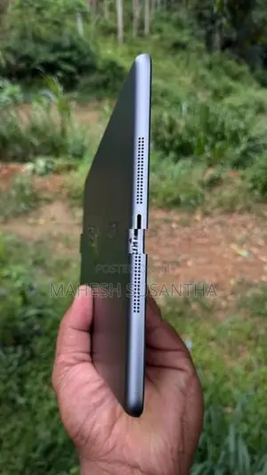Apple iPad Air (Used)