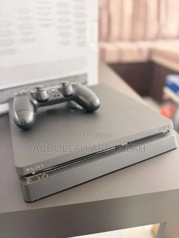 PS4 Slim Console