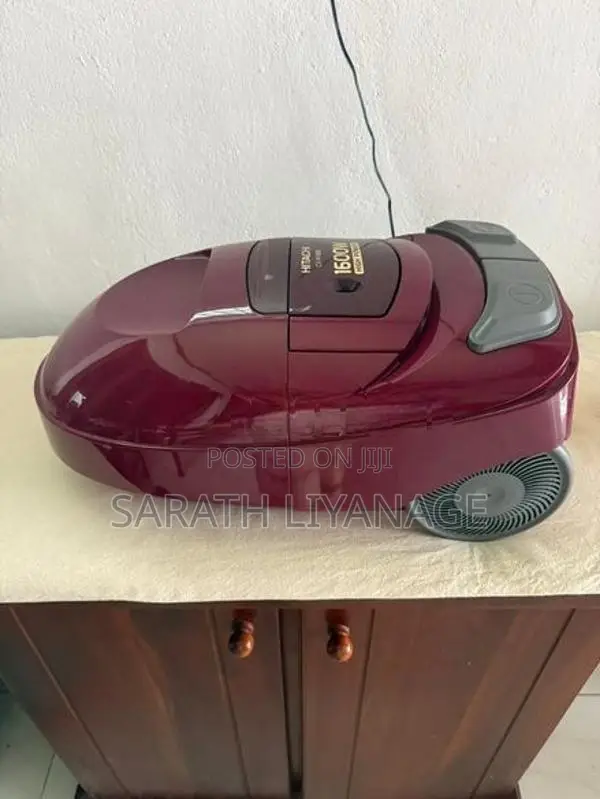 Hitachi Bagless CV-W1600 Vacuum Cleaner