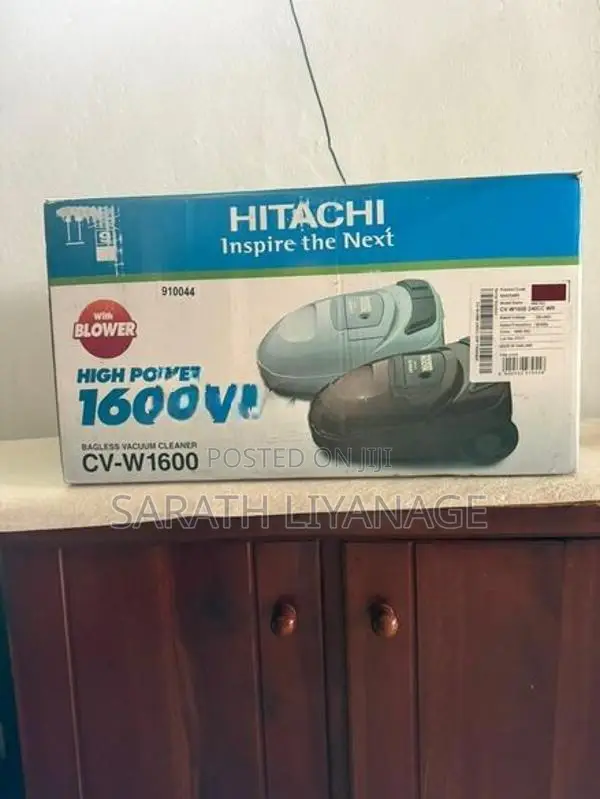 Hitachi Bagless CV-W1600 Vacuum Cleaner