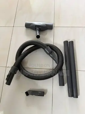 Hitachi Bagless CV-W1600 Vacuum Cleaner