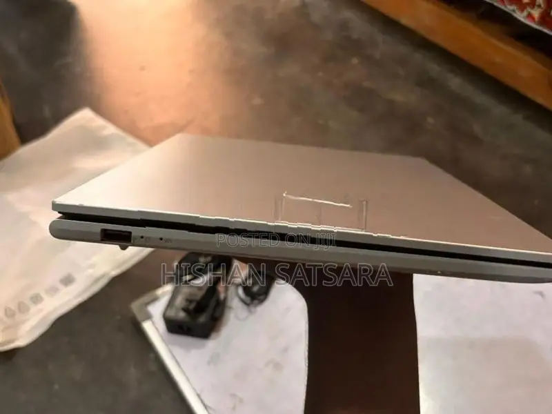 Asus VivoBook X1504VA Laptop