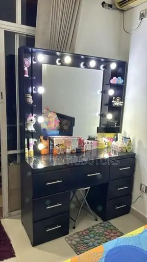 Hollywood Dressing Table