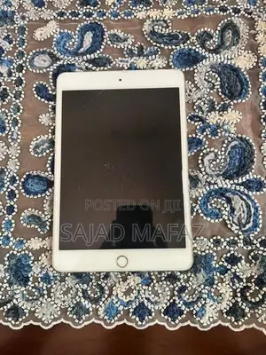 Apple iPad Mini 4
