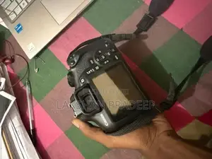 Canon 2000D Camera