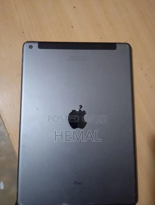 Apple ipad 7 A1278 (Used)
