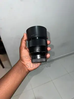 Sony FE 85mm f/1.8 Lens