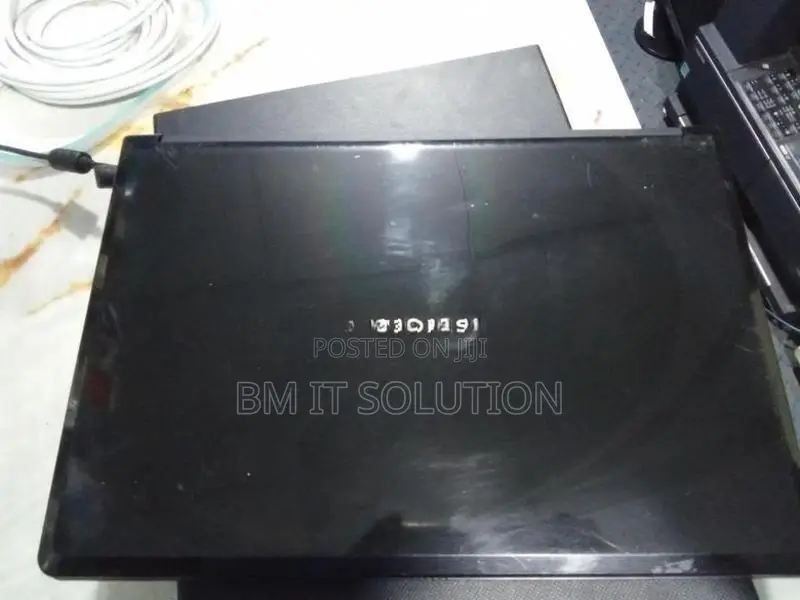 Singer Laptop