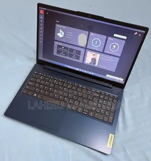 Lenovo IdeaPad Slim 3 15IRU8 – i3