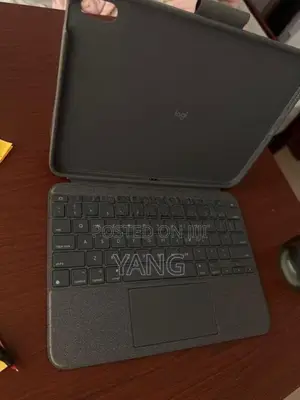 Logitech Combo Touch Keyboard Case for iPad (A16)
