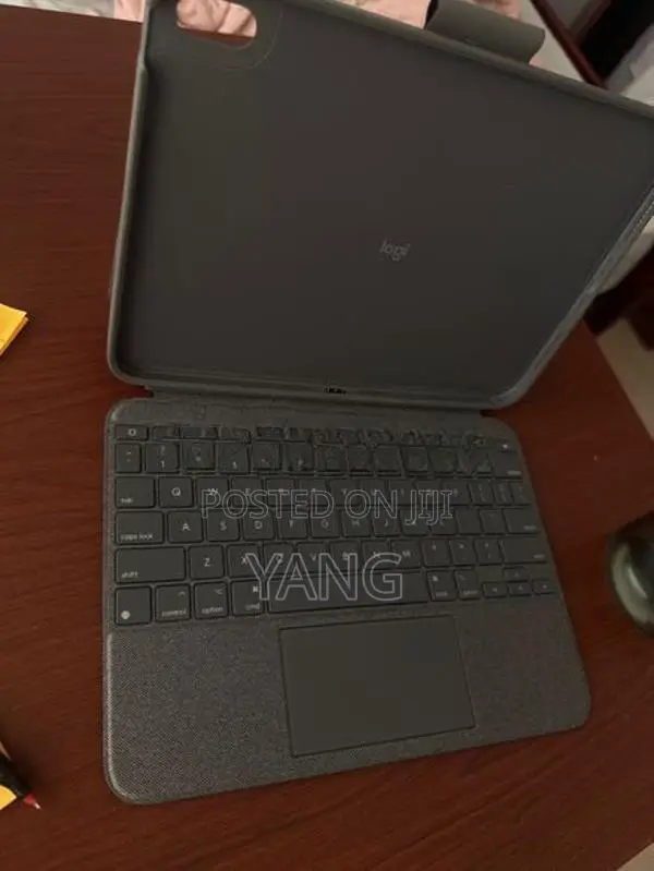 Logitech Combo Touch Keyboard Case for iPad (A16)
