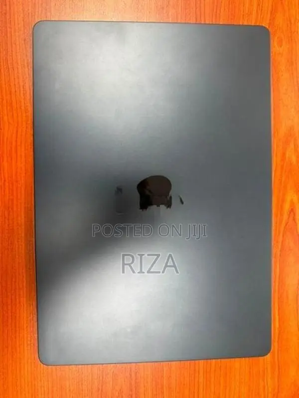 Apple Macbook M2
