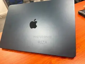Apple Macbook M2