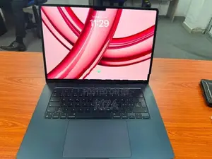 Apple Macbook M2