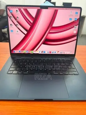 Apple Macbook M2