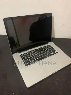 Apple MacBook
