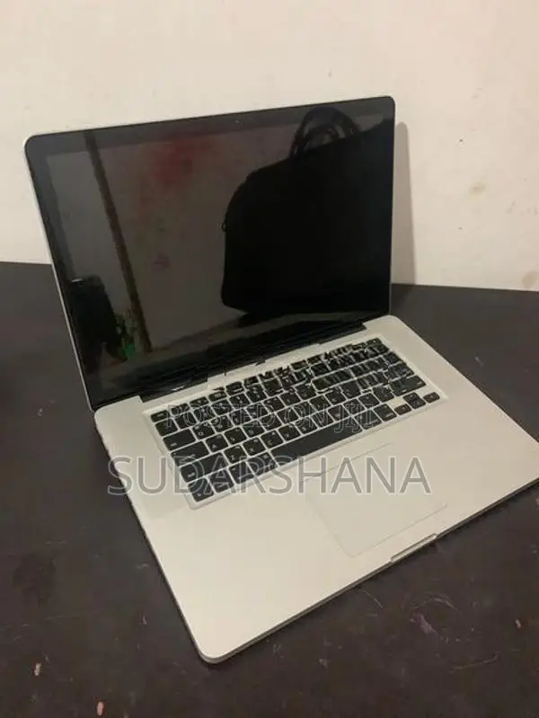 Apple MacBook